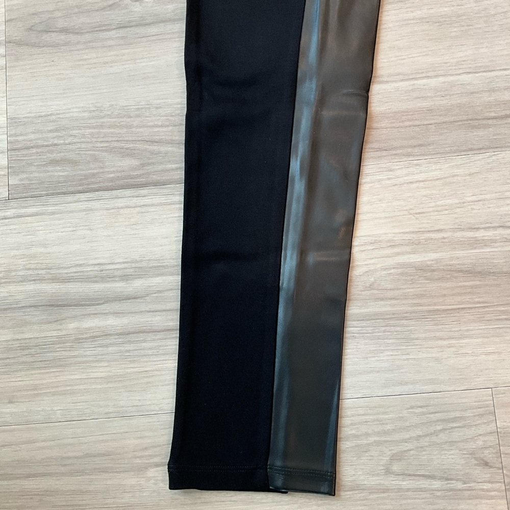 Ruby Ribbon Panel Leggings - Picture 4 of 7